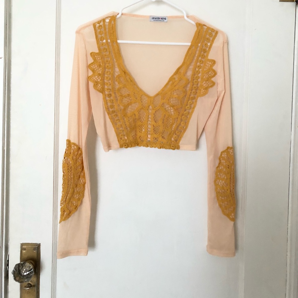 Fashion nova crop top